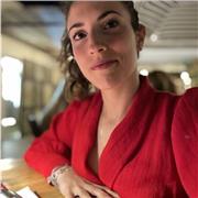 Insegnante di italiano, storia e geografia impartisce lezioni private a ragazzi ed adulti. Offro anche lezioni di inglese e francese per ragazzi delle medie e superiori